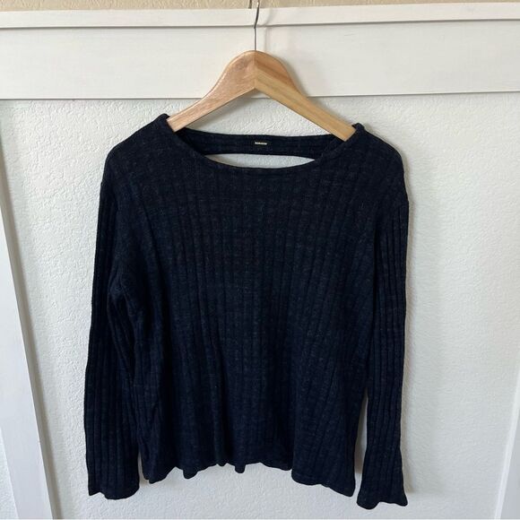 Monrow Women's Medium Long Sleeve Cut-out Back Shirt - Picture 1 of 7
